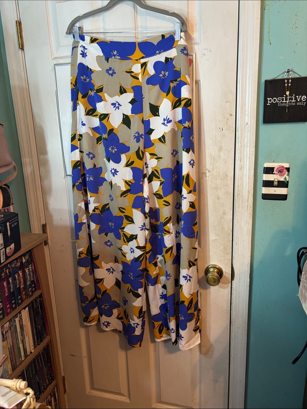 Wide Leg Floral Pants in Blue and White Size Large